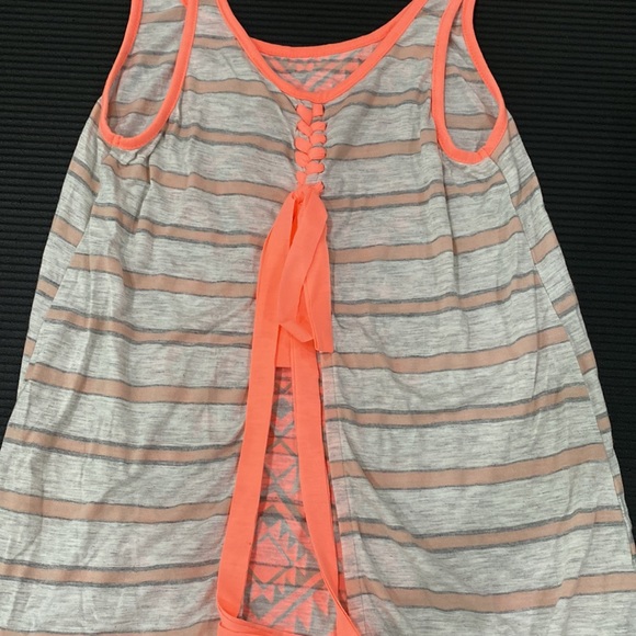 Daytrip tank - Picture 2 of 2